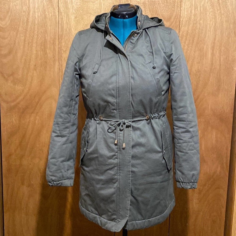 H&M Divided Jacket w /Hood & Quilted Lining Size 8 Drawstring Waist